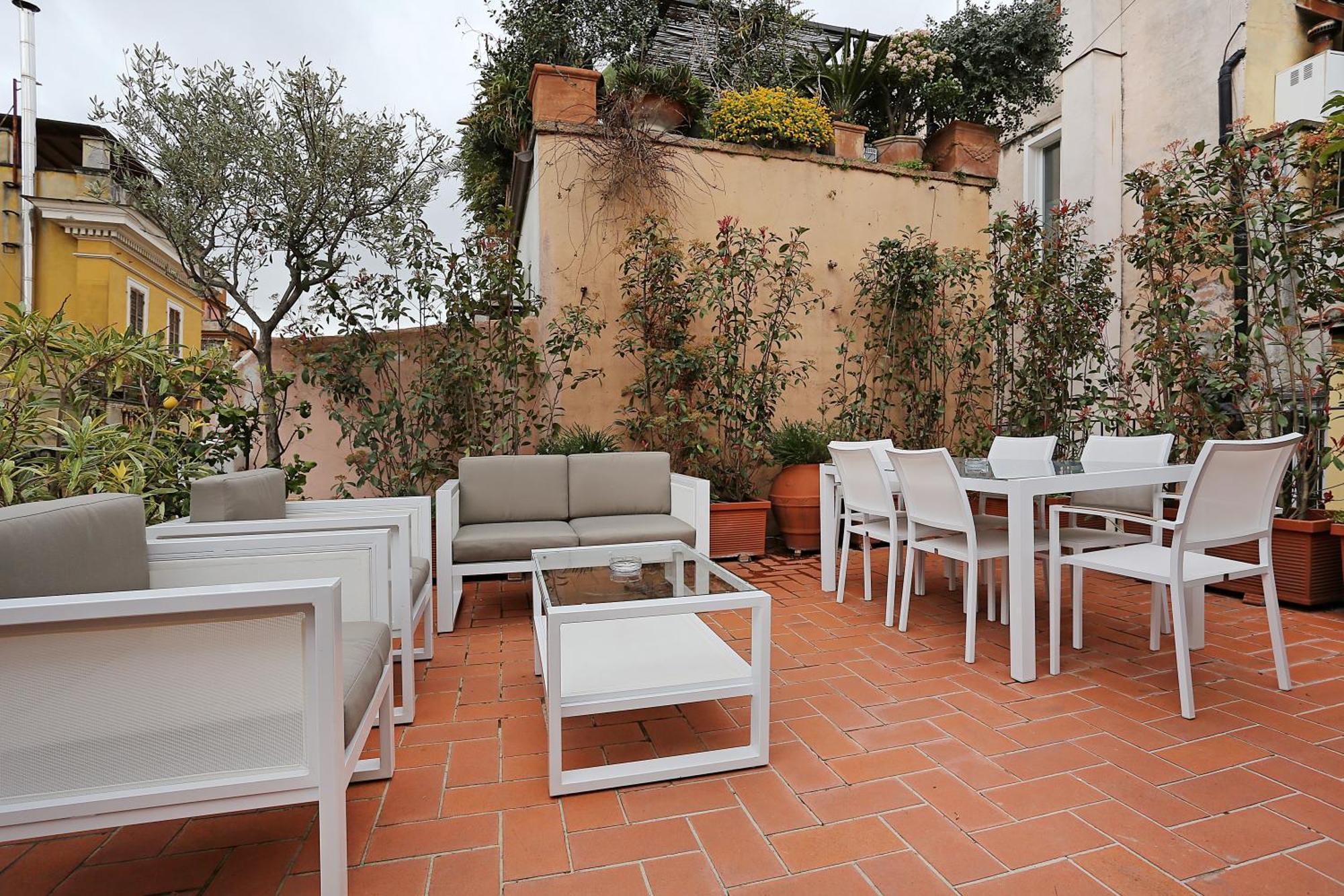 Domus Leonina - Stunning Terrace On The Forum Apartment *