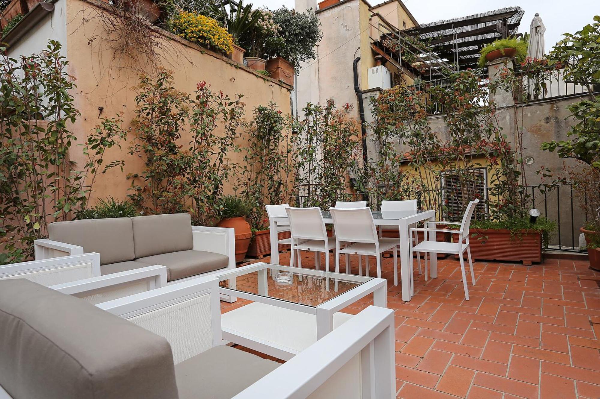Domus Leonina - Stunning Terrace On The Forum Apartment *